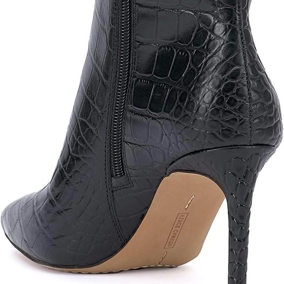 Vince Camuto Women's Footwear Allost Pointy Toe Bootie Ankle Boot NIB - Picture 3 of 14